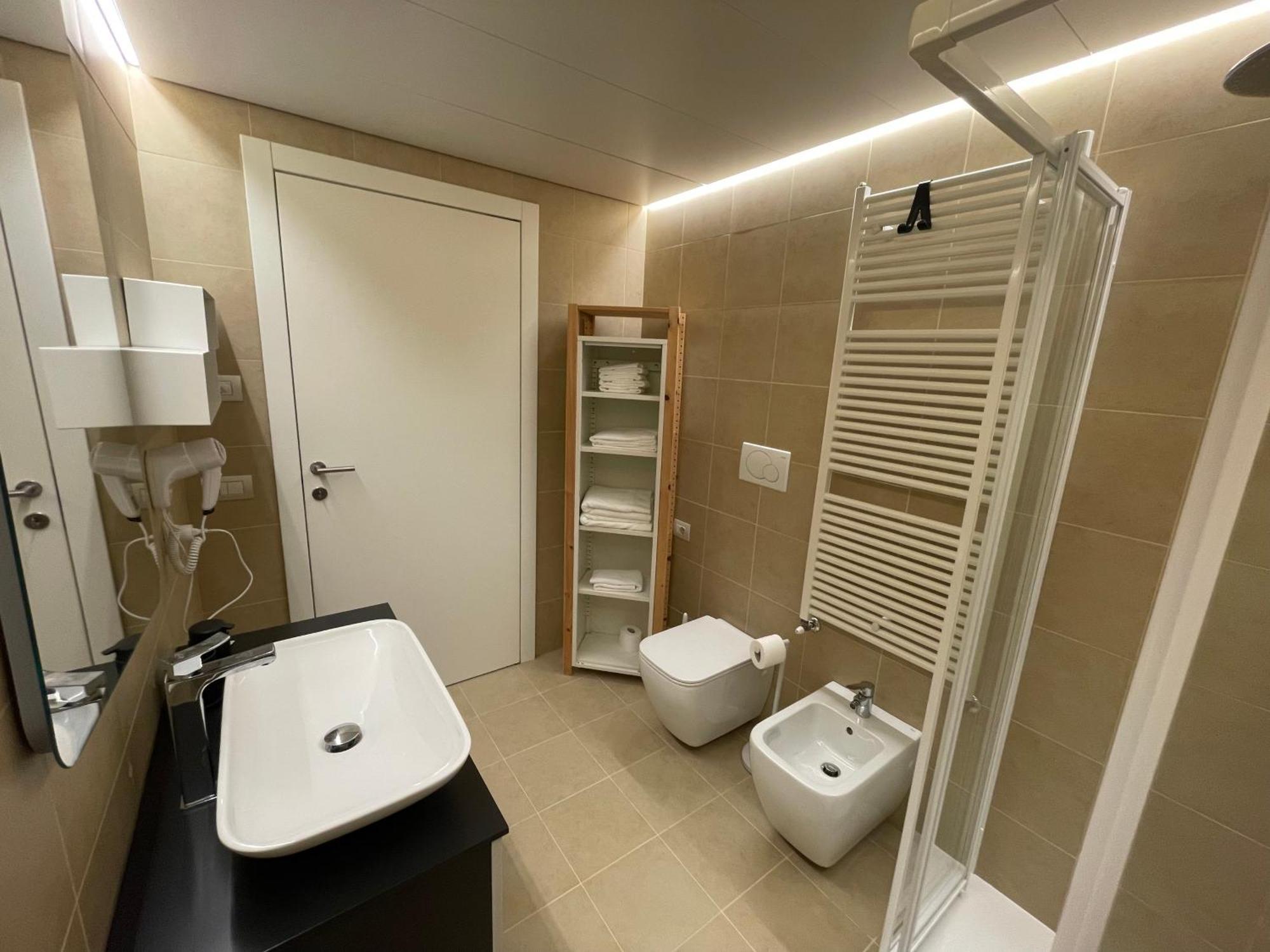 Habitat Guest House Trento Esterno foto