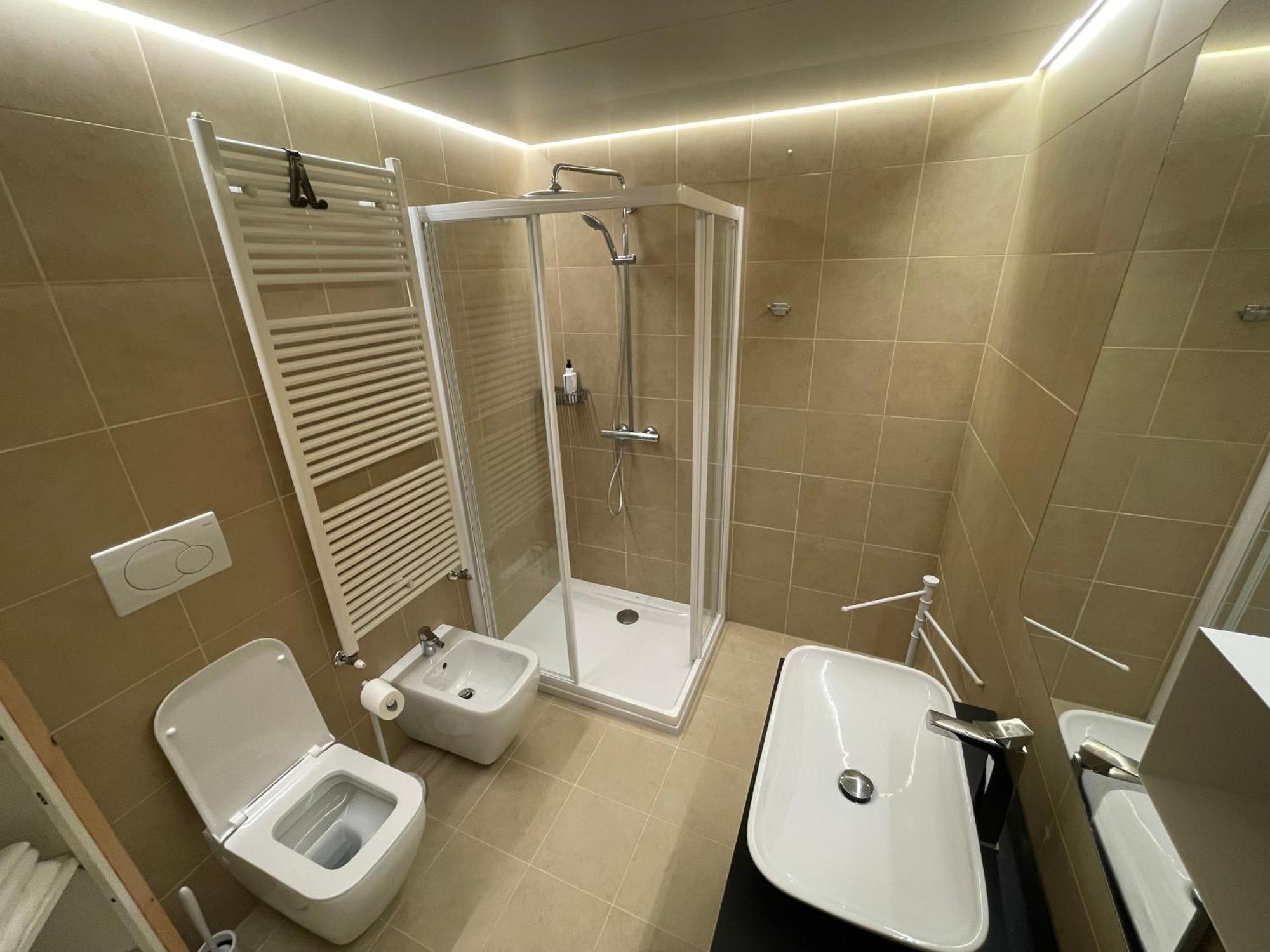 Habitat Guest House Trento Esterno foto